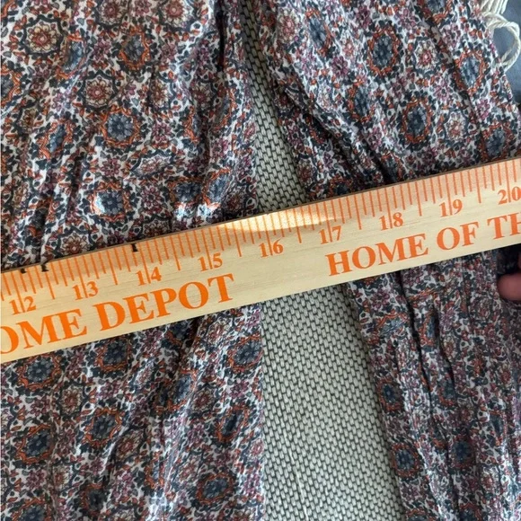 American Eagle Outfitters Women’s Multicolor Floral Blouse Size M NWOT V Neck - Picture 10 of 14